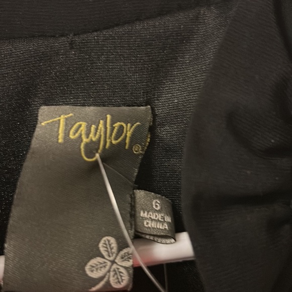 Dress - Picture 4 of 12